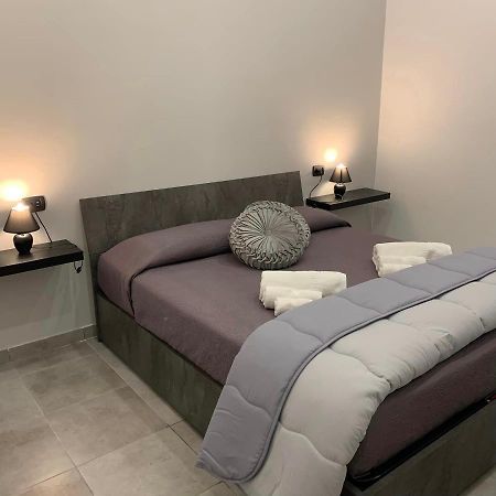 Miris Apartment Fast Comfortable Naples Airport Capodichino 25 Minutes Walk Self Check-In Dış mekan fotoğraf