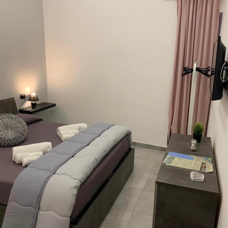 Miris Apartment Fast Comfortable Naples Airport Capodichino 25 Minutes Walk Self Check-In Dış mekan fotoğraf