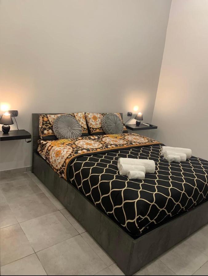 Miris Apartment Fast Comfortable Naples Airport Capodichino 25 Minutes Walk Self Check-In Dış mekan fotoğraf